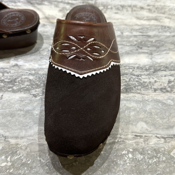 Penelope Chilvers low heel clog. Size 37 excellent condition - Picture 2 of 5